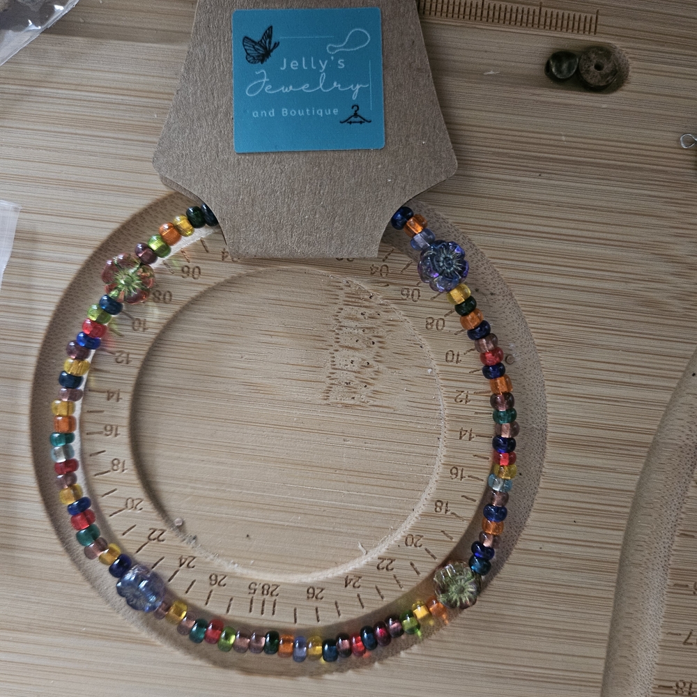 Jelly's Jewelry and Boutique Colorful Floral Beaded Bracelet